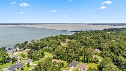View/Area - 129 Bridgepoint, Onalaska, TX 77360 photo 4 of 6