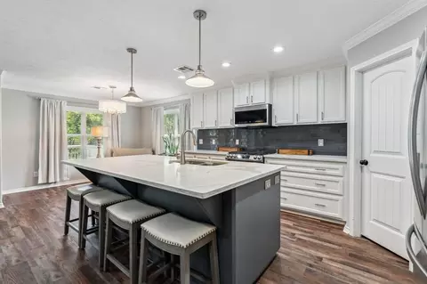 Kitchen - 129 Bridgepoint, Onalaska, TX 77360 photo 1 of 4