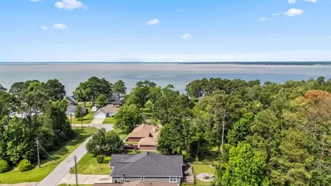 View/Area - 129 Bridgepoint, Onalaska, TX 77360 photo 3 of 6