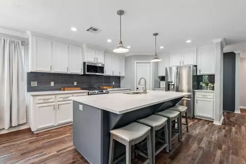 Kitchen - 129 Bridgepoint, Onalaska, TX 77360 photo 2 of 4
