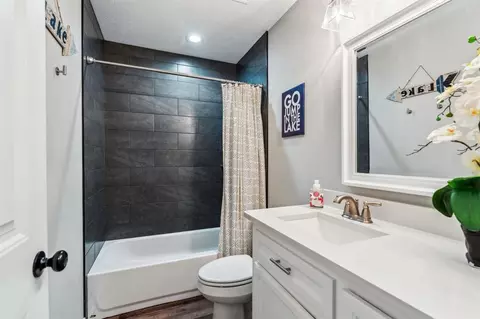 Bath - 129 Bridgepoint, Onalaska, TX 77360 photo 5 of 5