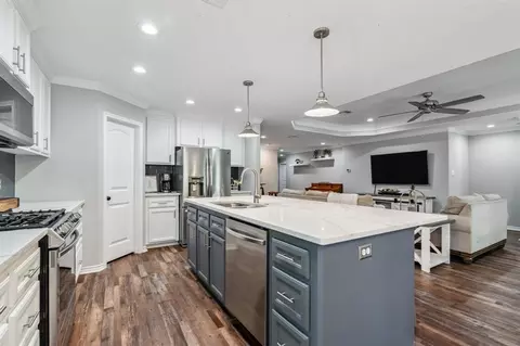 Kitchen - 129 Bridgepoint, Onalaska, TX 77360 photo 4 of 4