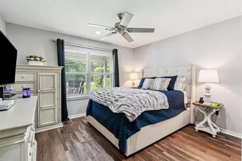 Bedroom - 129 Bridgepoint, Onalaska, TX 77360 photo 4 of 4