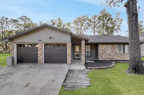 426 Candlelight Ln, Livingston, TX 77351