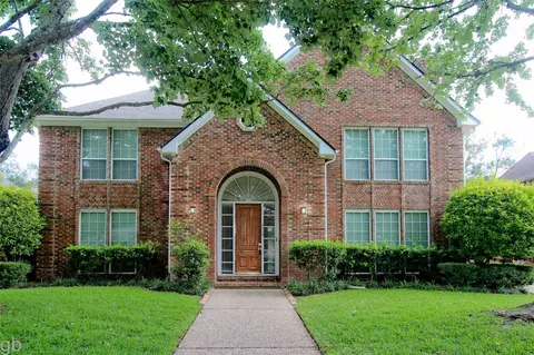 2918 Deer Creek Dr, Sugar Land, TX 77478