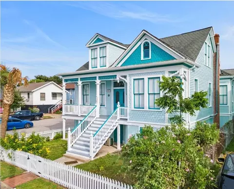 3301 Ursuline St, Galveston, TX 77550