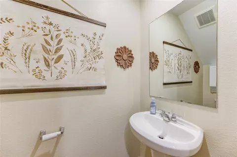 Bath - 1111 Rustic Willow Dr, Beasley, TX 77417 photo 1 of 3