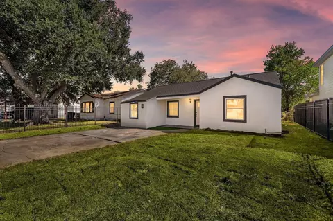 7109 Saint Augustine St, Houston, TX 77021
