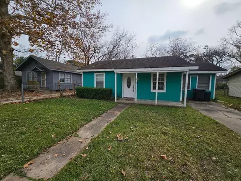 1013 W Snyder St, Alvin, TX 77511