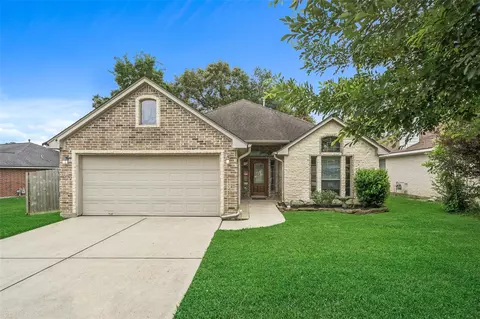 7019 Pleasure Lake Dr, Willis, TX 77318