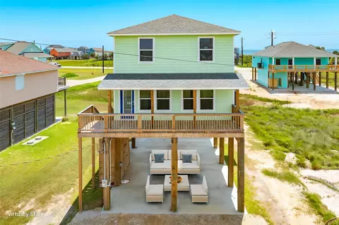 4726 Palm St, Freeport, TX 77541