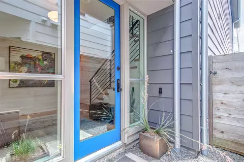730 E 14th St, Houston, TX 77008