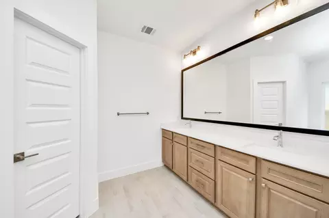 Bath - 3217 Skerne Spring Dr, Spring, TX 77373 photo 4 of 6