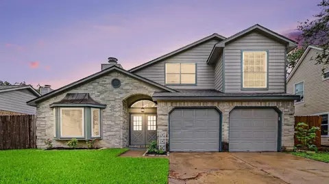 8527 Lake Crystal Dr, Houston, TX 77095