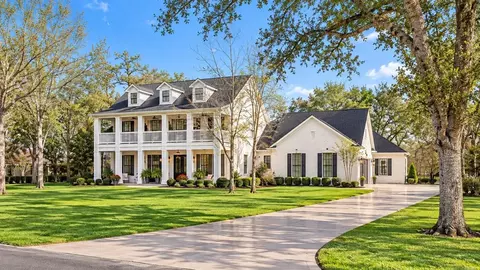 3015 River Forest Dr, Richmond, TX 77406