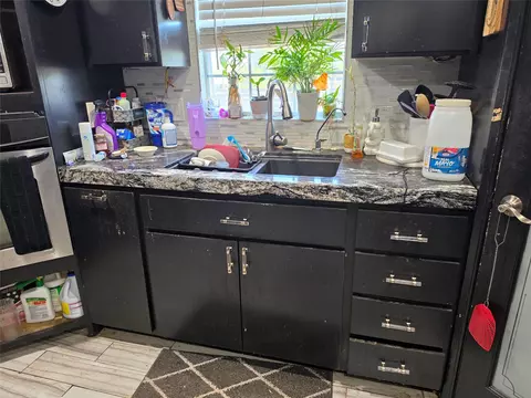 Kitchen - 109 Masterson Rd, Laredo, TX 78046 photo 3 of 3