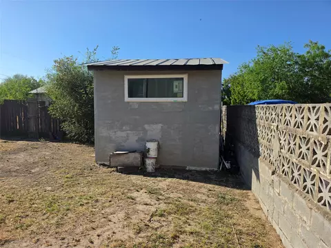 Exterior - 109 Masterson Rd, Laredo, TX 78046 photo 9 of 9