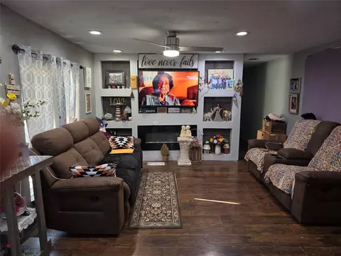 Living - 109 Masterson Rd, Laredo, TX 78046 photo 1 of 1