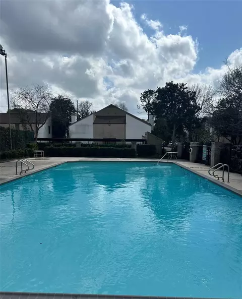 10047 Westpark Dr #30, Houston, TX 77042