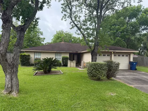 4929 Monarch Oak Ln, Texas City, TX 77591