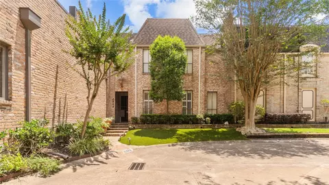 4868 Post Oak Timber Dr, Houston, TX 77056
