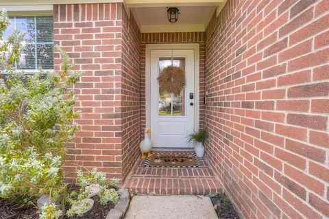 Entry Way - 5049 Willow Point Dr, Conroe, TX 77303 photo 1 of 3