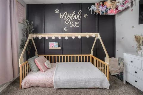 Bedroom - 5049 Willow Point Dr, Conroe, TX 77303 photo 6 of 10