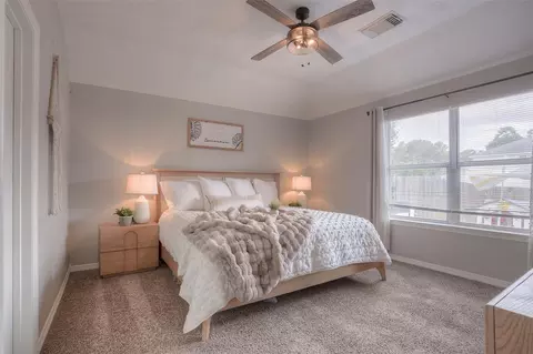 Bedroom - 5049 Willow Point Dr, Conroe, TX 77303 photo 3 of 10
