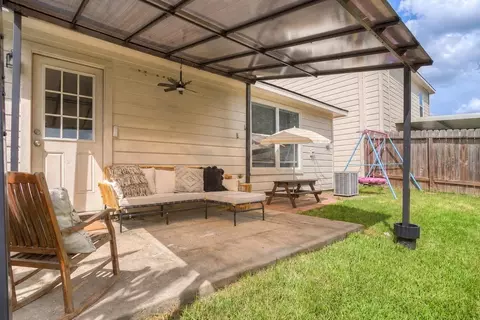 Exterior - 5049 Willow Point Dr, Conroe, TX 77303 photo 5 of 5