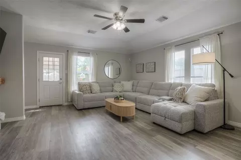 Living - 5049 Willow Point Dr, Conroe, TX 77303 photo 1 of 2