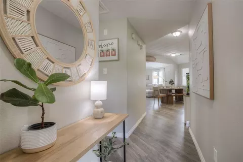 Entry Way - 5049 Willow Point Dr, Conroe, TX 77303 photo 3 of 3