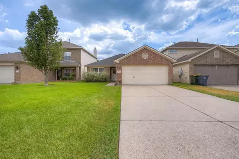 Exterior - 5049 Willow Point Dr, Conroe, TX 77303 photo 2 of 5