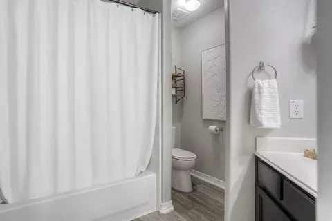 Bath - 5049 Willow Point Dr, Conroe, TX 77303 photo 6 of 6
