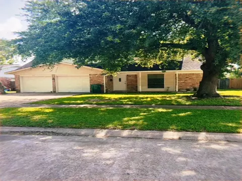 Exterior - 2901 Peach Ln, Pasadena, TX 77502 photo 4 of 11