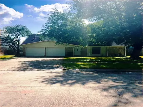 Exterior - 2901 Peach Ln, Pasadena, TX 77502 photo 3 of 11