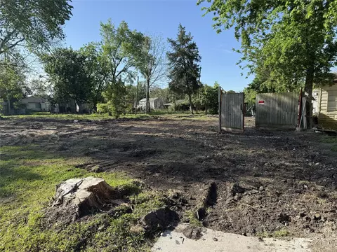 1616 Red Bluff Ct, Pasadena, TX 77506