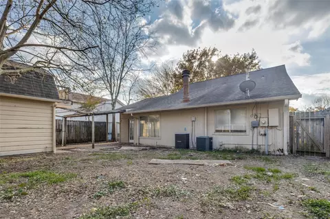Exterior - 24010 Landing Way Dr, Spring, TX 77373 photo 4 of 9