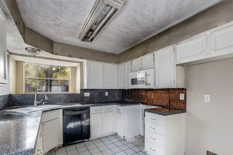 Kitchen - 24010 Landing Way Dr, Spring, TX 77373 photo 2 of 2