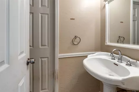 Bath - 24010 Landing Way Dr, Spring, TX 77373 photo 2 of 3
