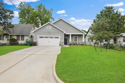 913 Eleanor St, Houston, TX 77009