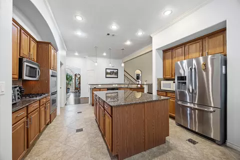 15231 Scenic Woodland Dr, Conroe, TX 77384