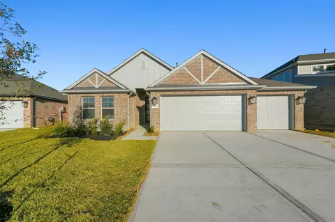 1525 Apache Heights Dr, Dayton, TX 77535