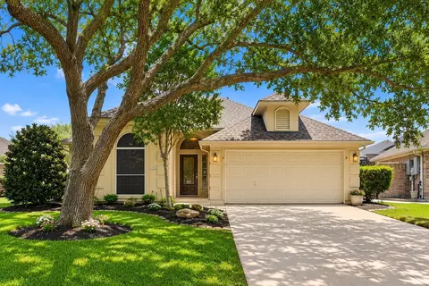 2311 Fairway Pointe Dr, League City, TX 77573