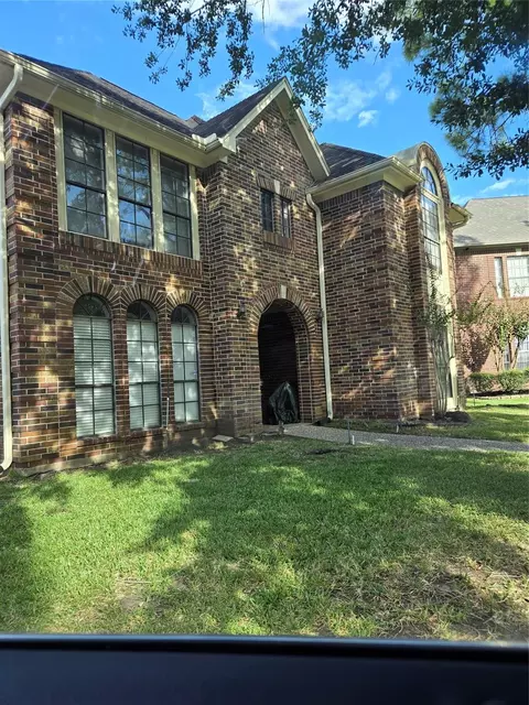9911 Chalford Dr, Sugar Land, TX 77498