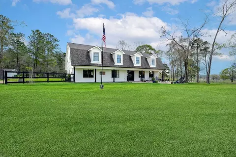 14 Mills Ln, Richards, TX 77873