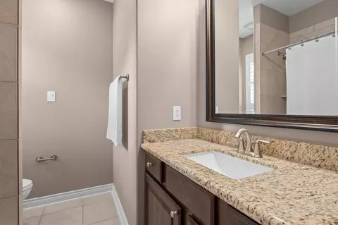 Bath - 2427 Anderson Point Ln, Spring, TX 77388 photo 3 of 4