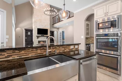 Kitchen - 2427 Anderson Point Ln, Spring, TX 77388 photo 5 of 5
