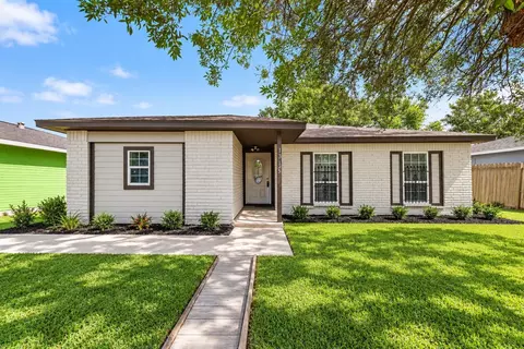 4845 E Ridge Creek Dr, Houston, TX 77053