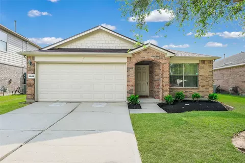 1015 Honeysuckle Vine Dr, Rosenberg, TX 77469