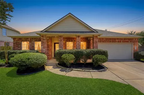 1760 Cypress Meadows Dr, Dickinson, TX 77539